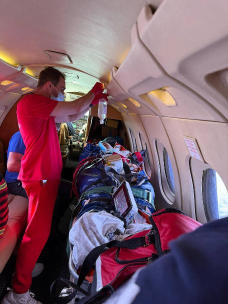 Медицинское сопровождение пациента электротравматическими повреждениями органов, крайне тяжёлым ожоговым шоком по маршруту: г. Ноябрьск - г. Москва.